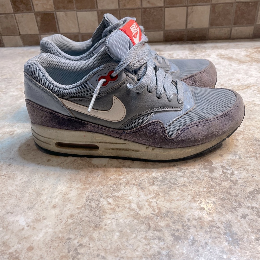 Women’s Nike Air Max Size 6.5